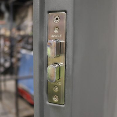 HOOPLY side locks on a container door